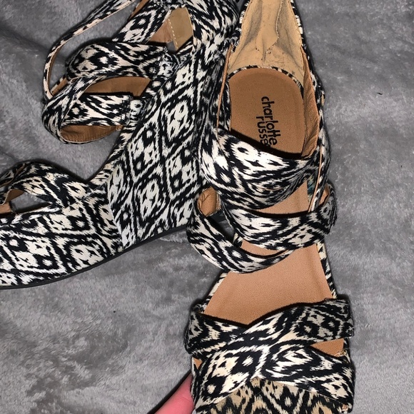 black and white heels - Picture 2 of 2